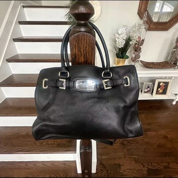 Authentic Michael Kors Hamilton Bag - Black Leather with crossbody strap - Picture 1 of 9